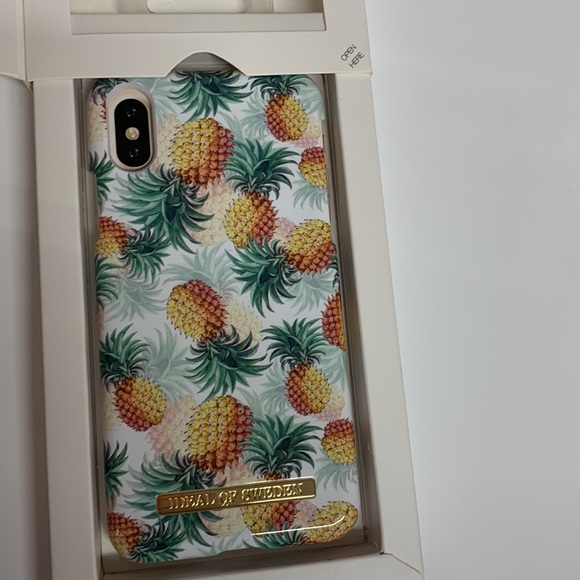 Ideal of Sweden Designer Iphone X case pineapple design New in open box. - Picture 5 of 5
